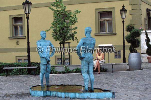 tchequie  15.jpg - Fontaine (hommes qui urinent)PragueRÈpublique tchËque